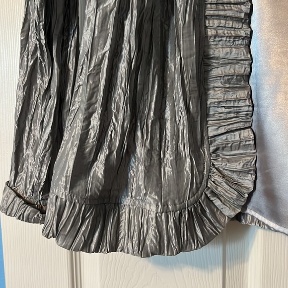 Chico’s Gray Shiny Tunic & Shimmery Crinkle Jacket Combination - Picture 4 of 12